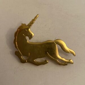 Vintage Avon Unicorn pin